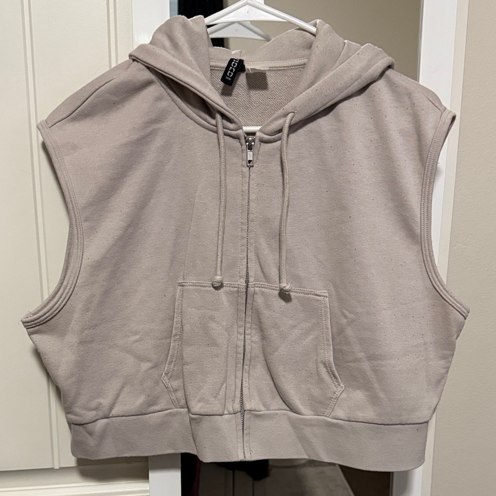 H&M Cream crop and Sleeveless Zip-Up Hoodie